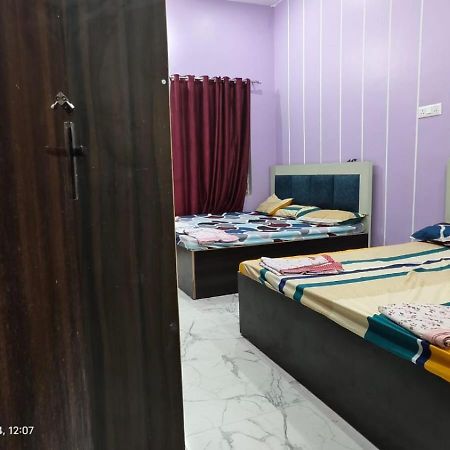 Shree Ayodhya Dham Guest House 300 Meter From Sri Ram Temple Free Pick Up , Drop , Breakfast & Wifi Екстериор снимка